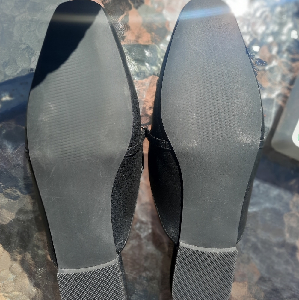 Black slides with chains - Picture 2 of 2